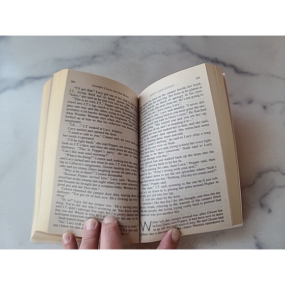 Don't Look Down by Bob Mayer and Jennifer Crusie (2007, Mass Market) - Picture 7 of 10